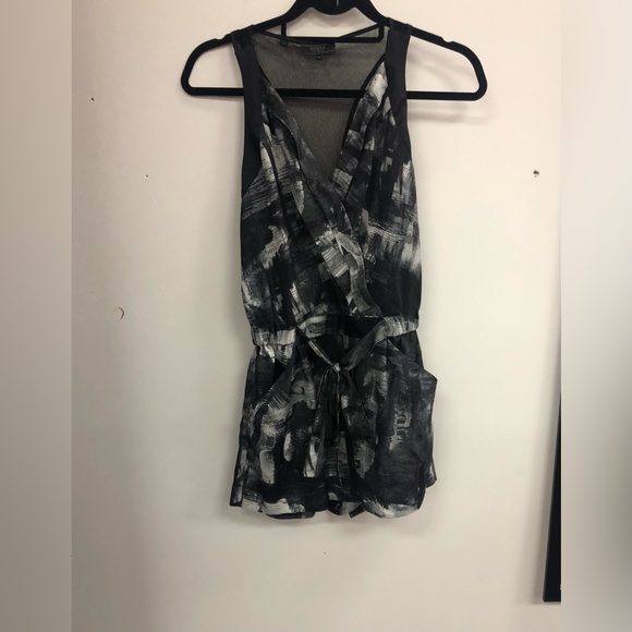 GUESS LOS ANGELES MESH RACER BACK ROMPER IN SIZE EXTRA SMALL - Picture 5 of 9